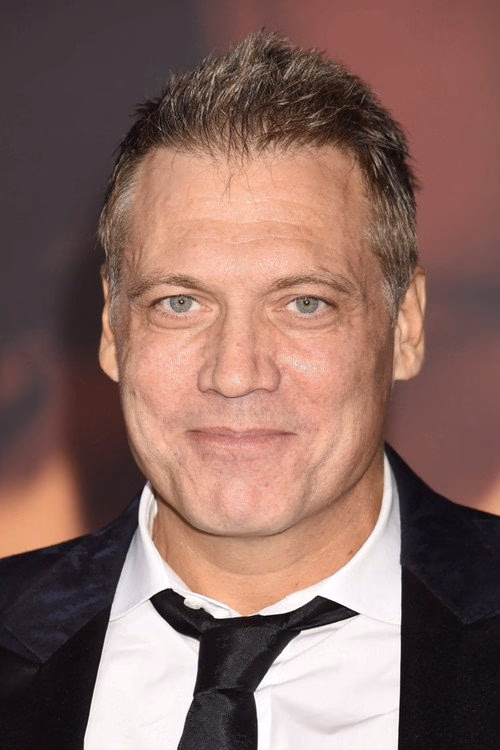 Holt McCallany
