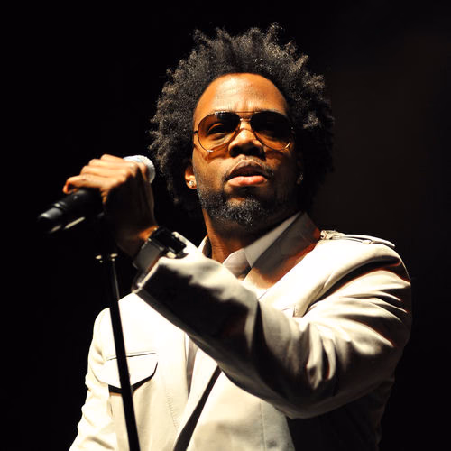 Dwele